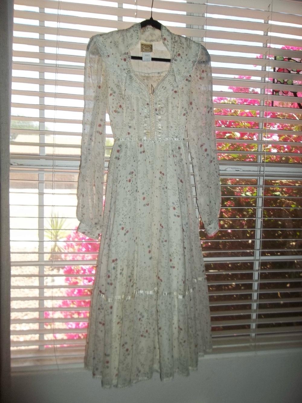 Gunne sax 1970s iconic floral print prairie dress